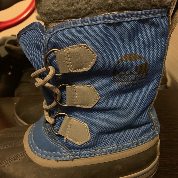 Winter Boots - Picture 1 of 4